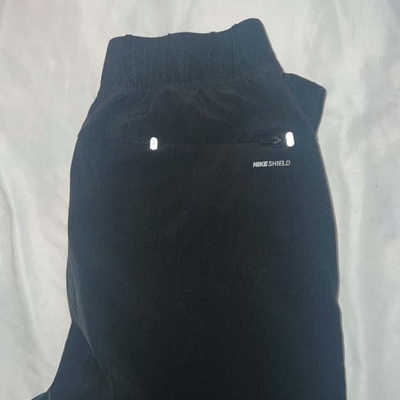 Nike Wind Pants - hidden pockets - Picture 3 of 3